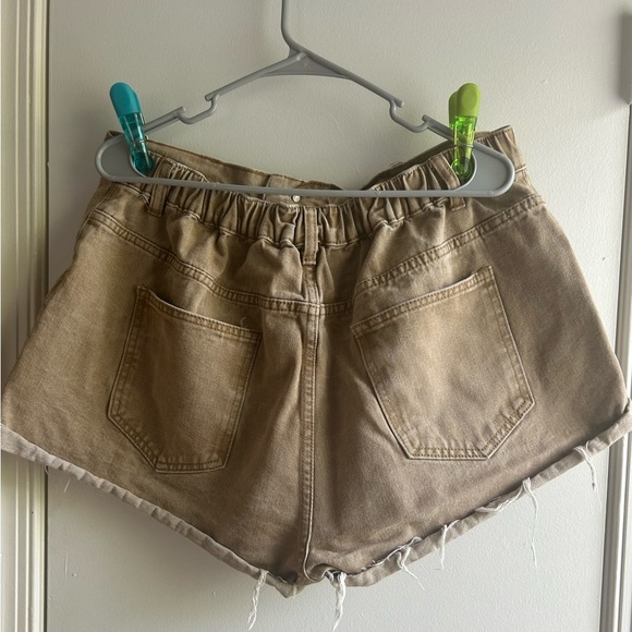 Distressed Khaki Shorts - Picture 4 of 4